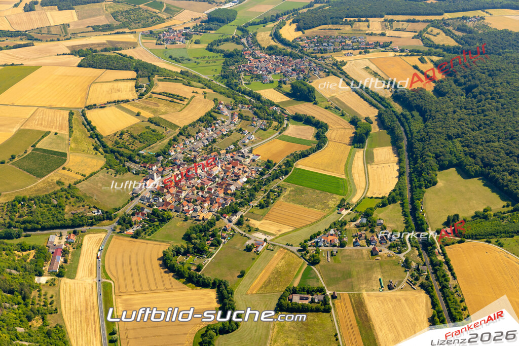 Das Luftbild zeigt : Müdesheim Arnstein - Die Luftaufnahme wurde 2023 vom UL-Flugzeug aus erstellt ( keine Drohne ) - Hochauflösende Luftaufnahme - Für grossformatige Ausdrucke geeignet. Die Geschenkidee !Mit Lizenz und Bildrechte bestellbar