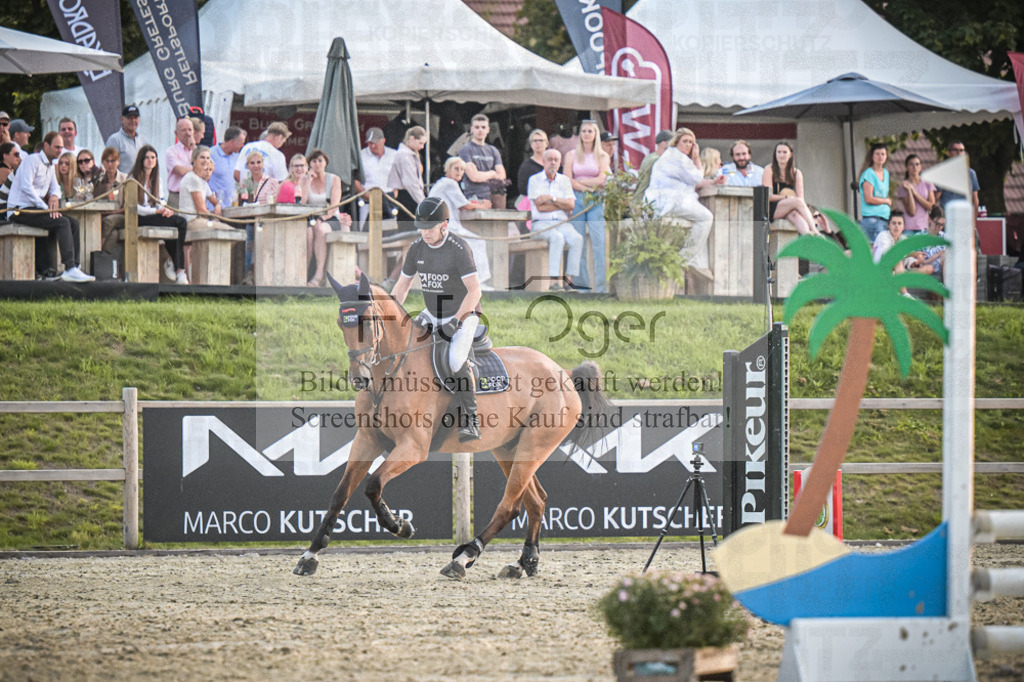 DOS_2426 | Entdecke hochwertige Reitturnierfotos von Foto Oger. Professionell, emotional und authentisch – jetzt Lieblingsmomente im Shop bestellen.Deutschlandweite Turnierfotografie. - Realisiert mit Pictrs.com