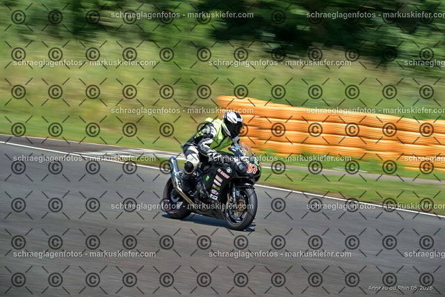 26BT02-1463 | markuskiefer.com - Realisiert mit Pictrs.com