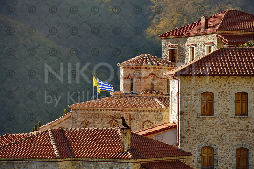 Kloster Giroméri - Iera Moni Giromeriou | Das Kloster „Iera Moni Giromeriou“ liegt in der Präfektur Thesprotia im Nordwesten von Griechenland, rund acht Kilometer von der Stadt Filiates entfernt. Auf der Bergkette Farmakovouni wurde das Kloster Anfang des 14. Jahrhunderts auf einer Höhe von rund 300 Metern gegründet.