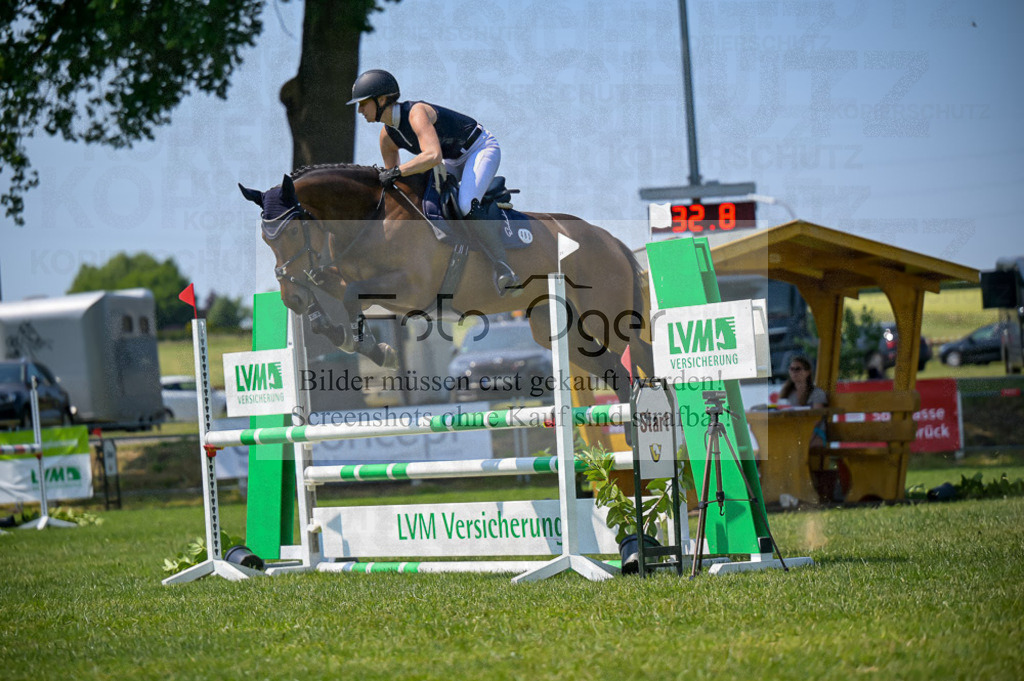 Reitturnier Voxtrup | Entdecke hochwertige Reitturnierfotos von Foto Oger. Professionell, emotional und authentisch – jetzt Lieblingsmomente im Shop bestellen.Deutschlandweite Turnierfotografie. - Realisiert mit Pictrs.com