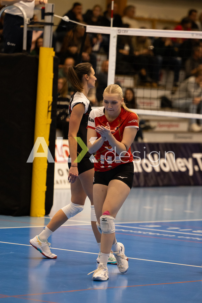 Volleyball I Frauen I Saison 2025-2026 I CEV Volleyball Challenge Cup 2026 | Women I 16th Finals I VC Kanti Schaffhausen - TJ Ostrava I 03.12.2025 | TJ Ostrava - 3 Veronika Šínová (CZ) – Außenangriff - Realisiert mit Pictrs.com