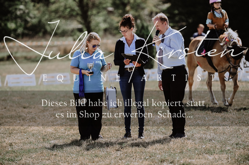 DSC_8935 | Pferde- und Turnierfotografie in Westsachsen. Pferdeportraits, Auftragszeichnungen und intuitive Kunst.