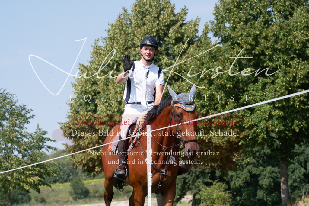 DSC_0820 | Pferde- und Turnierfotografie in Westsachsen. Pferdeportraits, Auftragszeichnungen und intuitive Kunst.