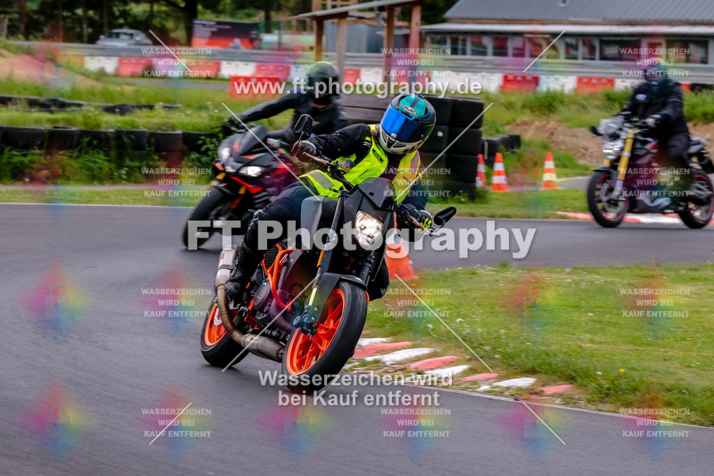 MotoTeamVBK-20160 | Hier findet Ihr Bilder von Touristenfahrten auf der Nürburgring Nordschleife oder von anderen Veranstaltungen die ich besucht habe. Viel Spass beim Durch Schauen 
