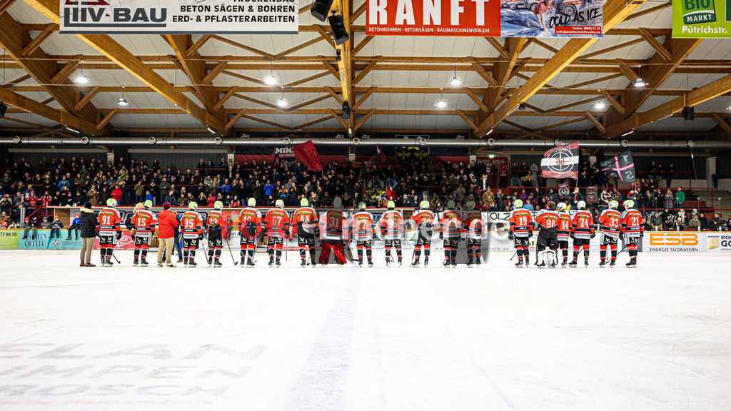 TSV Peißenberg MINERS gegen EHC Königsbrunn PINGUINE | Eishockey Bayernliga Herren Playoffs Viertelfinale 2024/25 - Spiel 6 von 7, TSV Peißenberg MINERS gegen EHC Königsbrunn PINGUINE, 20250221,Fans, Miners Spieler, Wir sind stolz auf euch,2025-02-21 in Peißenberg (Eisstadion Peißenberg)Copyright: WolfgangxLindner foto-lindner.de