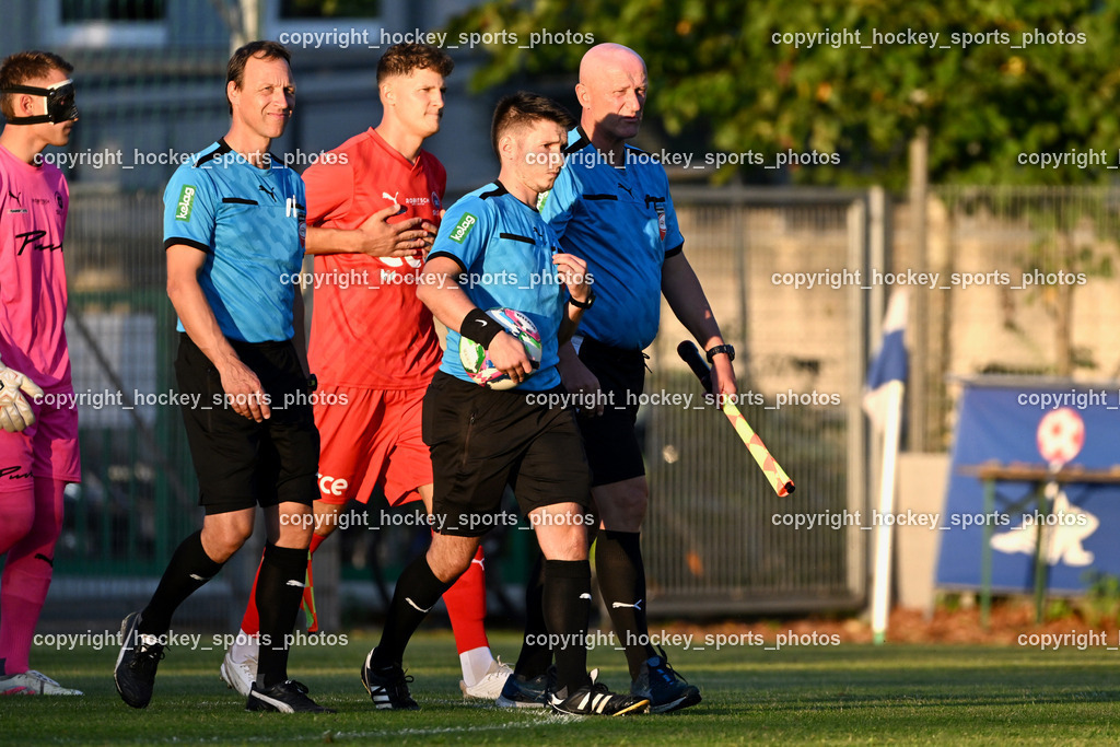 SAK vs. SC St. Veit | Gerold Glantschnig Referee, Mathias Bodner Referee, Richard Strauss Referee, #15 Philipp Höberl SC St. Veit, SAK vs. SC St. Veit, SAK vs. SC St. Veit am 19.09.2025 in Klagenfurt (Sportpark Welzenegg), Austria, (Photo by Bernd Stefan)