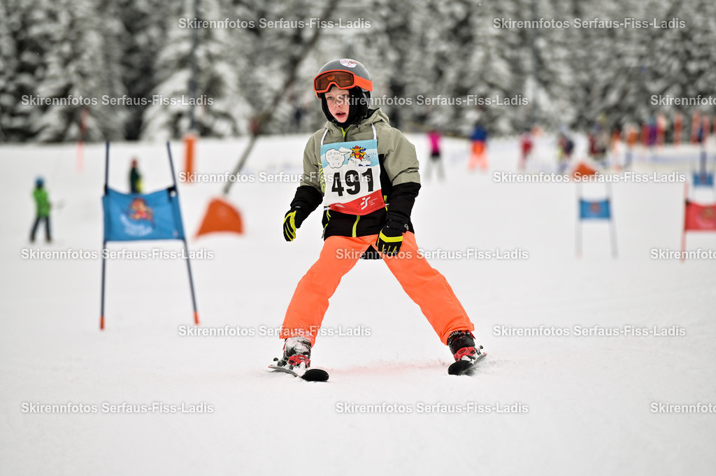 SRF_20.02.2026_0365 | Skirennfotos,Serfaus,Fiss,Ladis,Kinderskirennen,Winter,Tirol,Oberland,skirace,SFL,feelfree,weil wir's genießen,ski,Ski,skifahren,Sonnenplateau, - Realisiert mit Pictrs.com