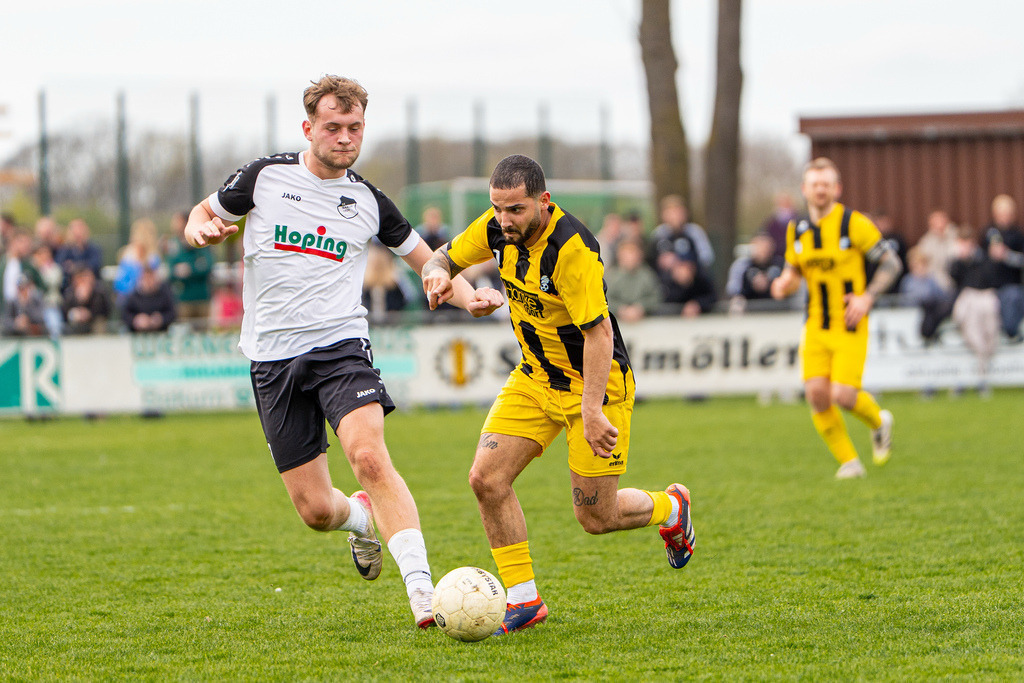 Fußball I Herren I Saison 2025-2026 I Kreisliga VEC I 22. Spieltag I SC SW Bakum - SV Falke Steinfeld I 23991 | jns.sportfotos - Realisiert mit Pictrs.com