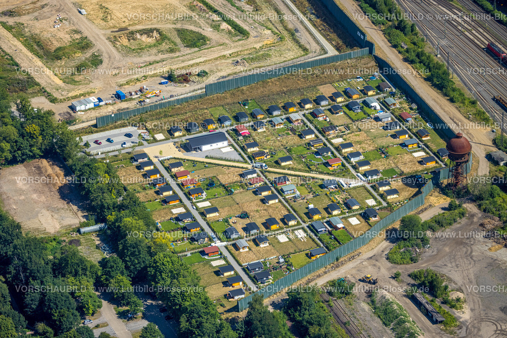 Duisburg220701691 | Luftbild, geplantes Duisburger Wohnquartier am ehemaligen Rangierbahnhof Wedau, Kleingartenverein KGV 6 Seen Wedau, Wedau, Duisburg, Ruhrgebiet, Nordrhein-Westfalen, Deutschland