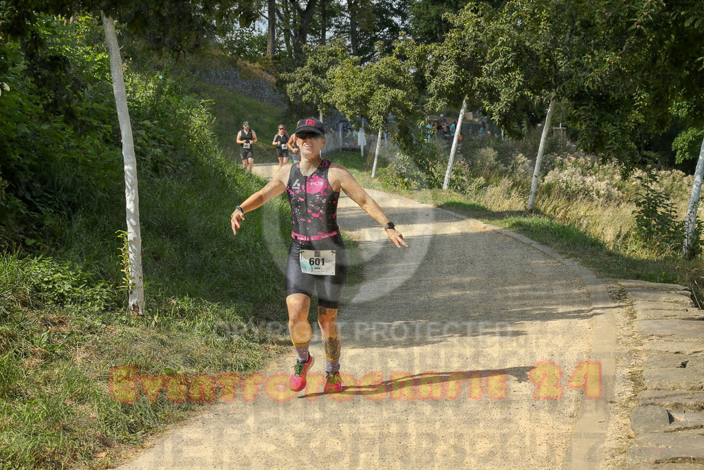 250824_1444_EX1_7356 | Sportfotografie im Rhein-Sieg Kreis, Köln, Bonn, NRW, Rheinland Pfalz, Hessen, etc. Unser Tätigkeitsfeld umfasst den Laufsport vom Volkslauf über den Marathon, Duathlon, Triathon bis zum Ultralauf wie Kölnpfad Ultra oder Schindertrail.