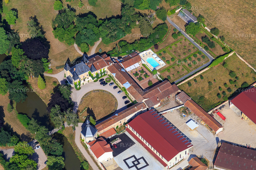 Luftbild: Château Adoménil mit Hotel in Rehainviller im Bundesland Meurthe-et-Moselle in Frankreich. – Foto: IMG_083161.jpg vom 11.07.2015 durch Werner Riehm/FLY-FOTO.de – Auflösung des Originals: 5199 x 3466 px – Château d'Adomenil Luneville | Hôtel luxe Lorraine
