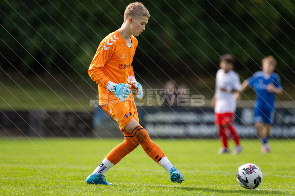 20250920_Picselweb-Fotografie_1R3_0047 | JFV D/A &amp; Stade - VfB Oldenburg0:1 VfB no70:2 VfB no70:3 VfB JFV Eigentor0:4 VfB no70:5 VfB no71:5 JFV no3 Jaric Jimenez-Voss2:5 JFV no9 Janko Sylvester3:5 JFV no16 Damian Elias Mihro Burekovic - Realisiert mit Pictrs.com