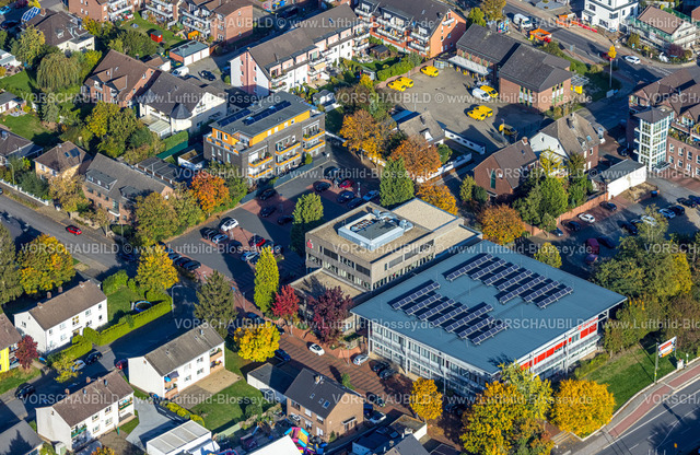 Neukirchen-Vluyn221005064 | Luftbild, Sparkasse am Niederrhein, Solarpanel auf dem Dach, Neukirchen, Neukirchen-Vluyn, Ruhrgebiet, Niederrhein, Nordrhein-Westfalen, Deutschland