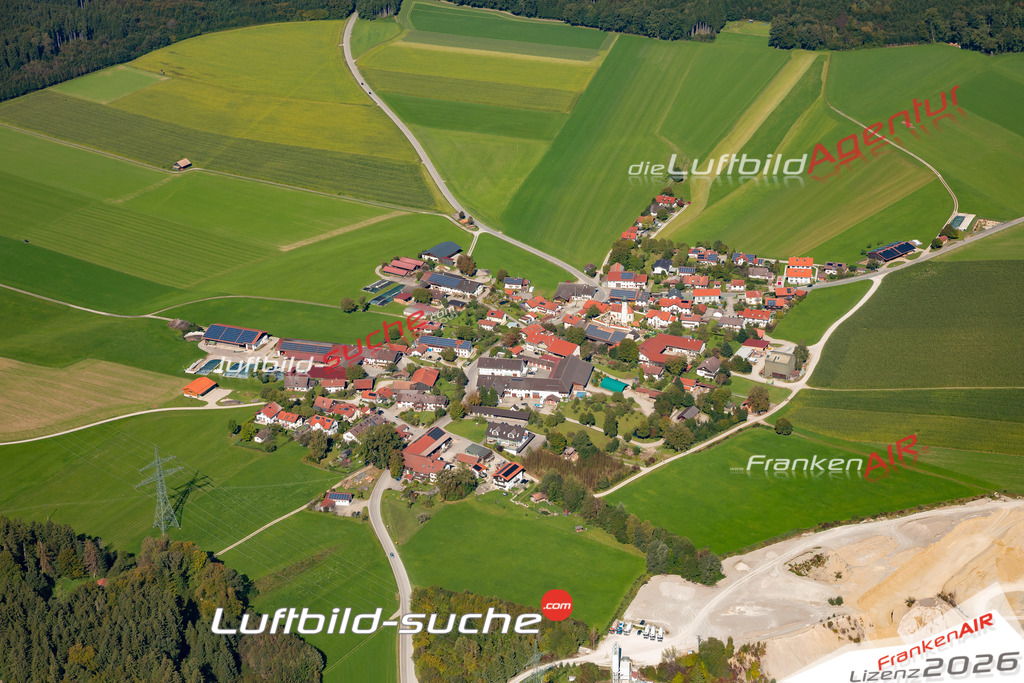 Die Luftaufnahme Buch - Kirchseeon wurde 2021 mittels Flugzeug (keine Drohne) erstellt. Hohe Auflösung -für große Poster und Wandbilder geeignet!
