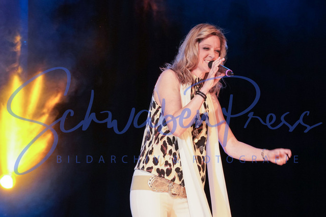 060424Ho1788 | Patricia Mathys -Stauferkrone 2024
Der internationale Schlagerwettbewerb Stauferkrone wird 2024 bereits zum fuenften Mal von Maitis Media ausgerichetet. 
Deutschland, Donzodrf, Stadthalle, 06.04.2024


