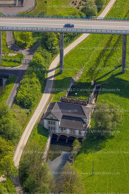 Bestwig240502869 | Luftbild, Wasserkraftwerk Velmede an der Ruhrtalbrücke Velmede, Velmede, Bestwig, Sauerland, Nordrhein-Westfalen, Deutschland