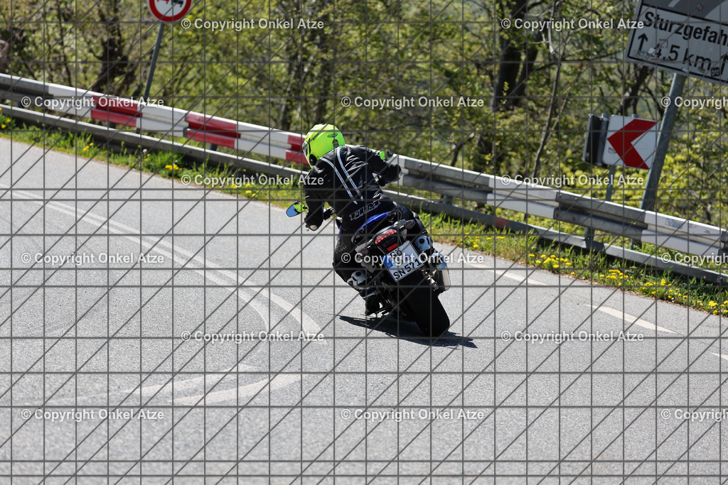 IMG_7235 | Fotograf am Kyffhäuser. Onkel Atze. Kyffhäuser Rennstrecke. Café36. Motorsportfotografie. - Realisiert mit Pictrs.com