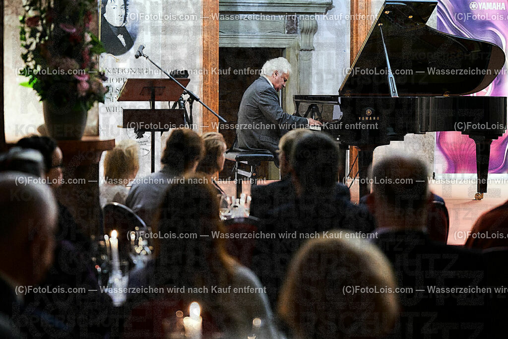 ALS0803_XXXIX-Chopin-Festival_Nocturno_Henry Yves | (C)FotoLois.com, Alois Spandl, XXXIX. internationales CHOPIN-Festival in der Kartause Gaming, NOCTURNO - nächtliches Konzert bei Kerzenlicht, Sa 5. August 2023.
