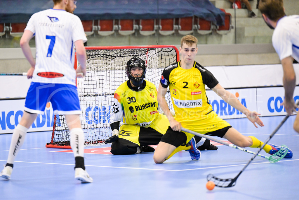 GC Unihockey vs HC Rychenberg - 27. August 2022 | GC Unihockey vs HC Rychenberg
AXA Arena, Winterthur
Pascal Meier (#30 HC Rychenberg) und Nicola Bischofberger (#2 HC Rychenberg) verteidigen gemeinsam.
Bild: Sportfotografie Markus Aeschimann | www.markus-aeschimann.ch - Realisiert mit Pictrs.com