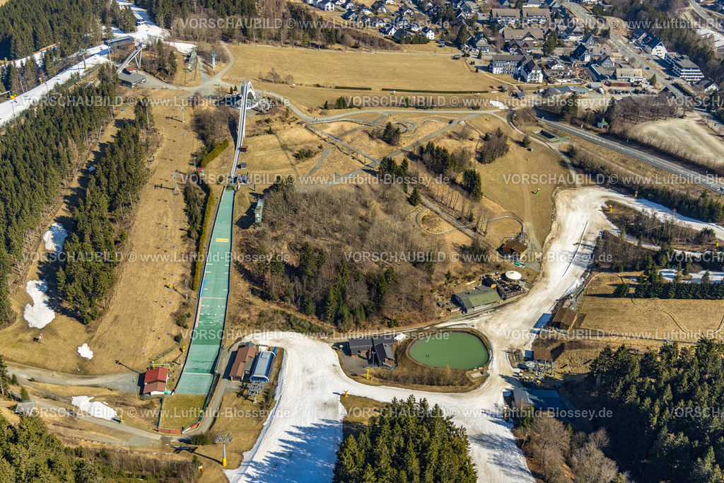 Winterberg220303421 | Luftbild, St. Georg Sprungschanze mit Schneepiste und Sommerrodelbahn SchanzenWirbel, Winterberg, Sauerland, Nordrhein-Westfalen, Deutschland