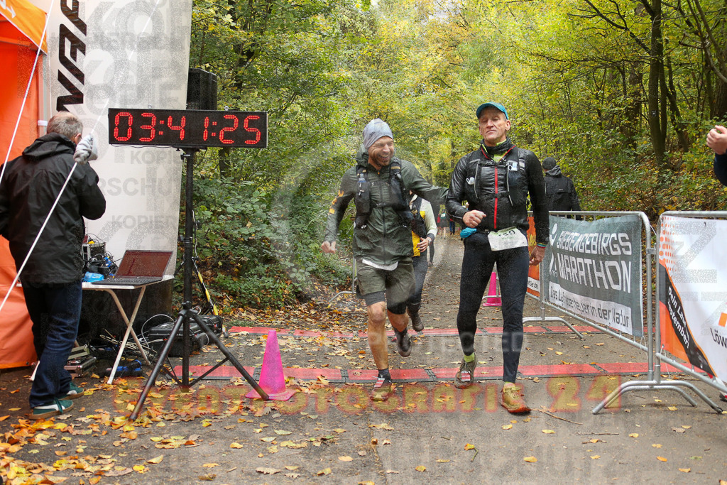 251026_1343_EX1_3913 | Sportfotografie im Rhein-Sieg Kreis, Köln, Bonn, NRW, Rheinland Pfalz, Hessen, etc. Unser Tätigkeitsfeld umfasst den Laufsport vom Volkslauf über den Marathon, Duathlon, Triathon bis zum Ultralauf wie Kölnpfad Ultra oder Schindertrail.