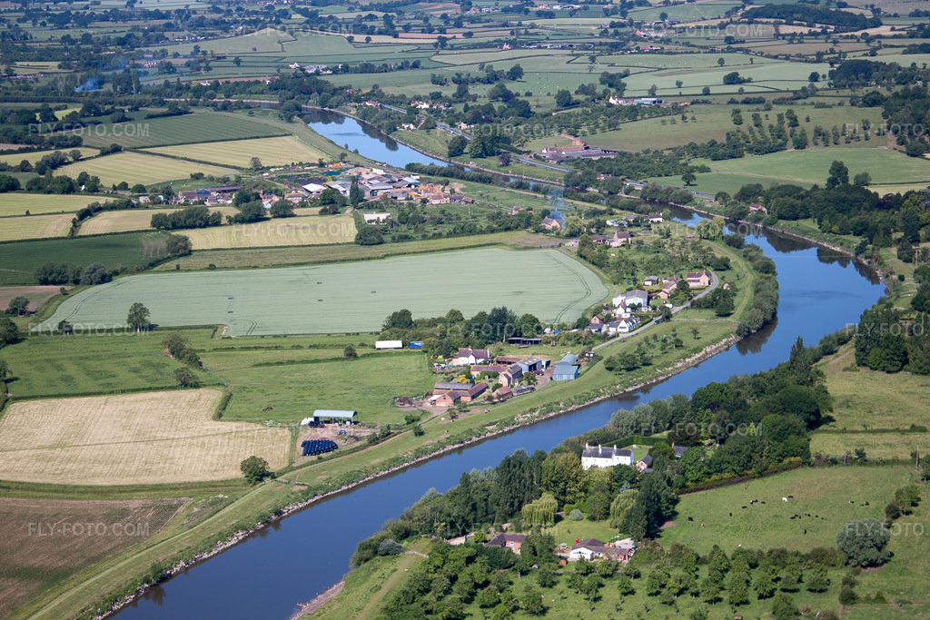 Aerial view: River Severn near Elmore in Elmore in the state England, Great Britain. – Photo: IMG_40754(39715).jpg taken on 06/11/2011 by Werner Riehm/FLY-FOTO.com – Resolution of the original: 4752 x 3168 px