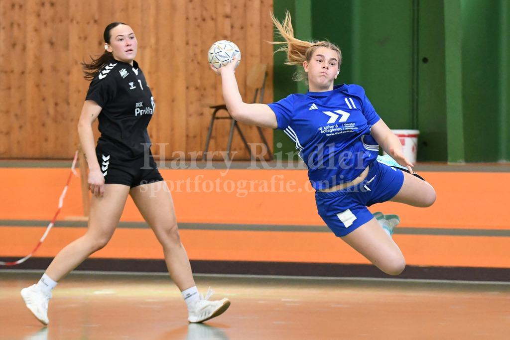 SSG Metten Damen :  HSG Schwab/kirchen | Emily Snebli (SSG Metten Damen) - Realisiert mit Pictrs.com