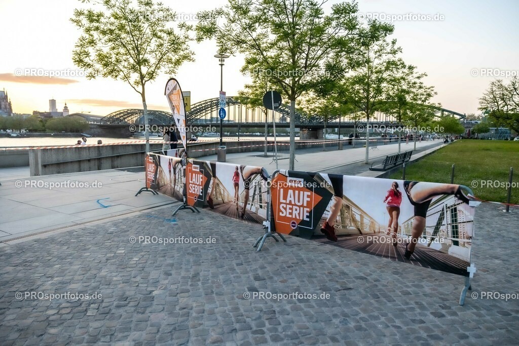 16. OBI Nachtlauf des ASV Koeln; Koeln, 17.05.23 | Impressionen vom 16. OBI Nachtlauf des ASV Koeln am 17.05.23 an Rheinpromenade und Tanzbrunnen in Koeln (Deutschland). Foto: BEAUTIFUL SPORTS/Ulrich Fassbender