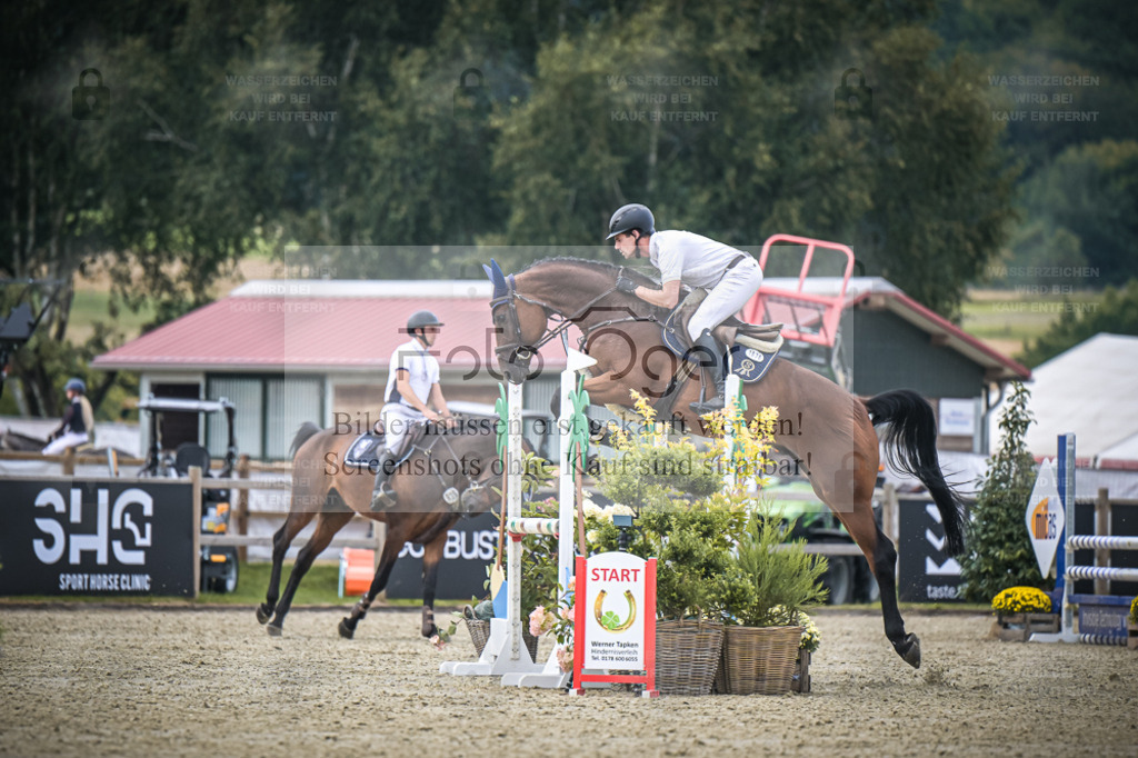 DOS_5626 | Entdecke hochwertige Reitturnierfotos von Foto Oger. Professionell, emotional und authentisch – jetzt Lieblingsmomente im Shop bestellen. - Realisiert mit Pictrs.com