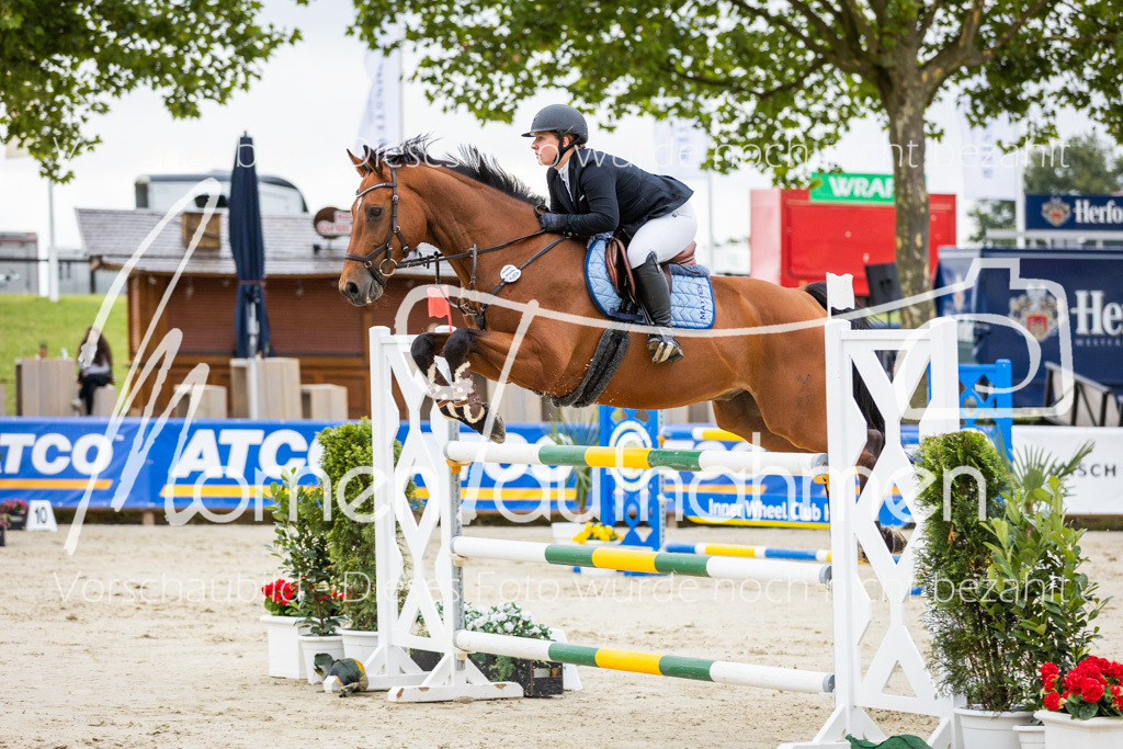 BHO-2PhSpr-M-109 | MomenTaufnahmen Pferdesportfotos