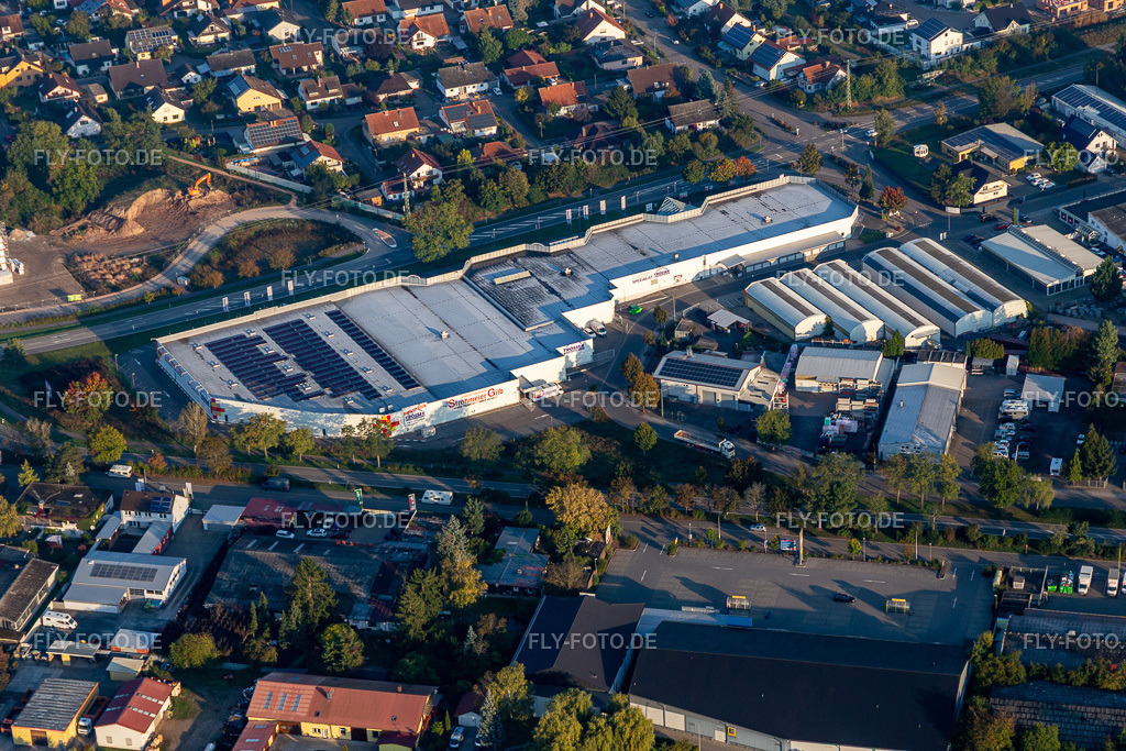 Gebäude des Einrichtungshaus - Möbelmarkt küchenwelt Strohmeier Gilb Bellheim und Möbel TRÖSSER Bellheim. | Luftbild: Gebäude des Einrichtungshaus - Möbelmarkt küchenwelt Strohmeier Gilb Bellheim und Möbel TRÖSSER Bellheim. in Bellheim im Bundesland Rheinland-Pfalz in Deutschland. Foto: IMG_129795.jpg vom 10.10.2021 durch ©2025 Werner Riehm fly-foto.de/copyright - Realisiert mit Pictrs.com