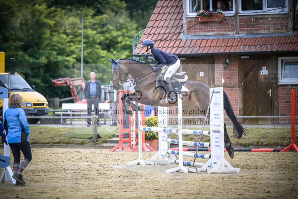 DOS_3919 | Entdecke hochwertige Reitturnierfotos von Foto Oger. Professionell, emotional und authentisch – jetzt Lieblingsmomente im Shop bestellen. - Realisiert mit Pictrs.com