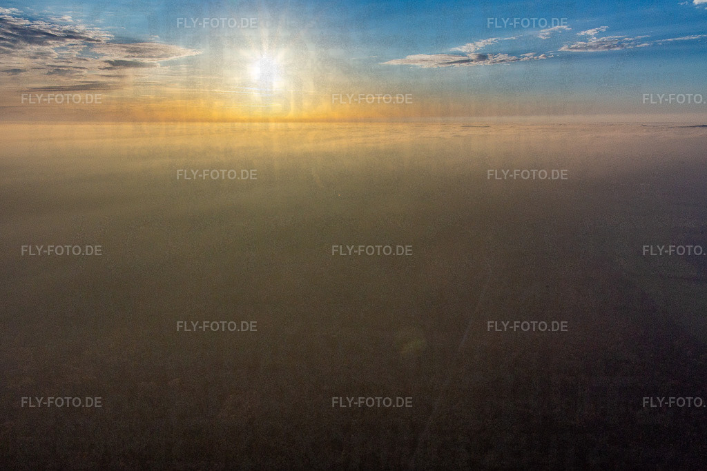 Abenddunst überm Bienwald | Luftbild: Abenddunst überm Bienwald im Ortsteil Büchelberg in Wörth im Bundesland Rheinland-Pfalz in Deutschland. Foto: IMG_144063.jpg vom 09.11.2024 durch Werner Riehm/FLY-FOTO.de - Realisiert mit Pictrs.com