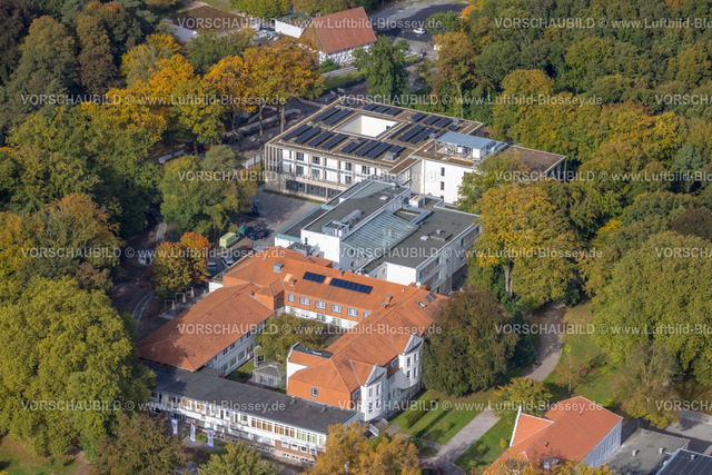 Hamm241015392 | Luftbild, MVZ Prof. Dr. Uhlenbrock und Partner - Standort Hamm Kurpark, Klinik für Manuelle Therapie, herbstliche Bäume, Uentrop, Hamm, Ruhrgebiet, Nordrhein-Westfalen, Deutschland