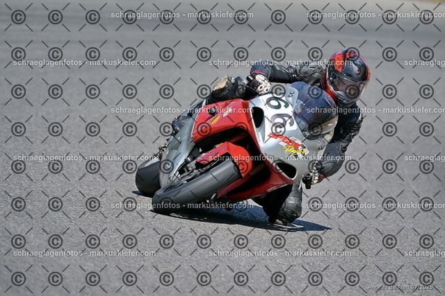 25bt04-0662 | markuskiefer.com - Realisiert mit Pictrs.com