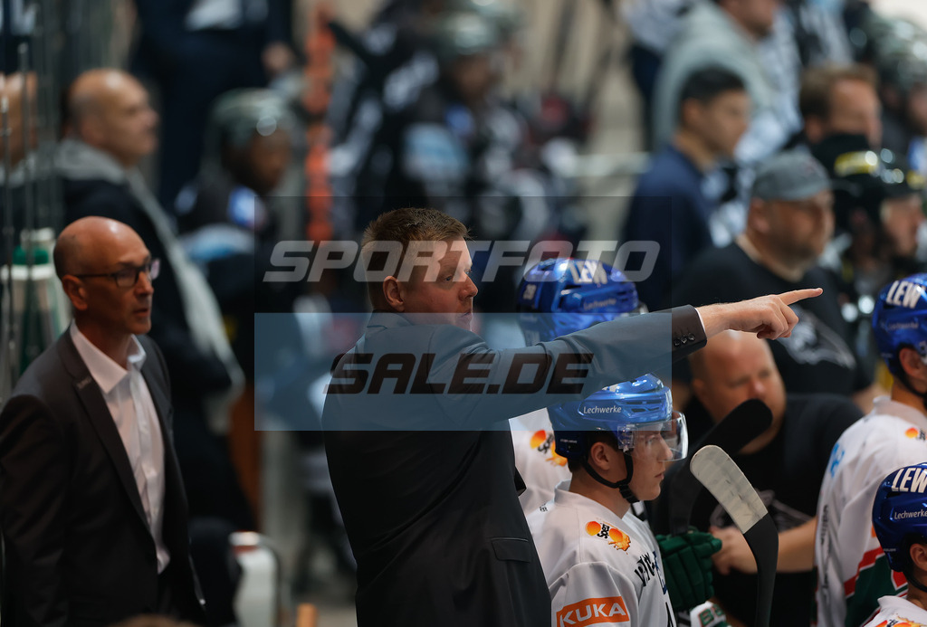 Iserlohn Roosters - Augsburger Panther | Chef-Trainer Peter Russel (Augsburger Panther)
DEL: Iserlohn Roosters - Augsburger Panther - Realisiert mit Pictrs.com