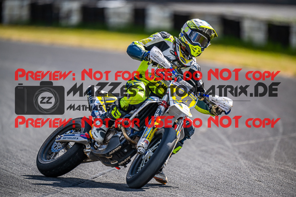 MaZZes_FotoMatrix_220529_0302 | Fotograf Mathias Schmid
Sportfotograf,
Eventfotograf,
Hochzeitsfotograf,
Portraitfotograf