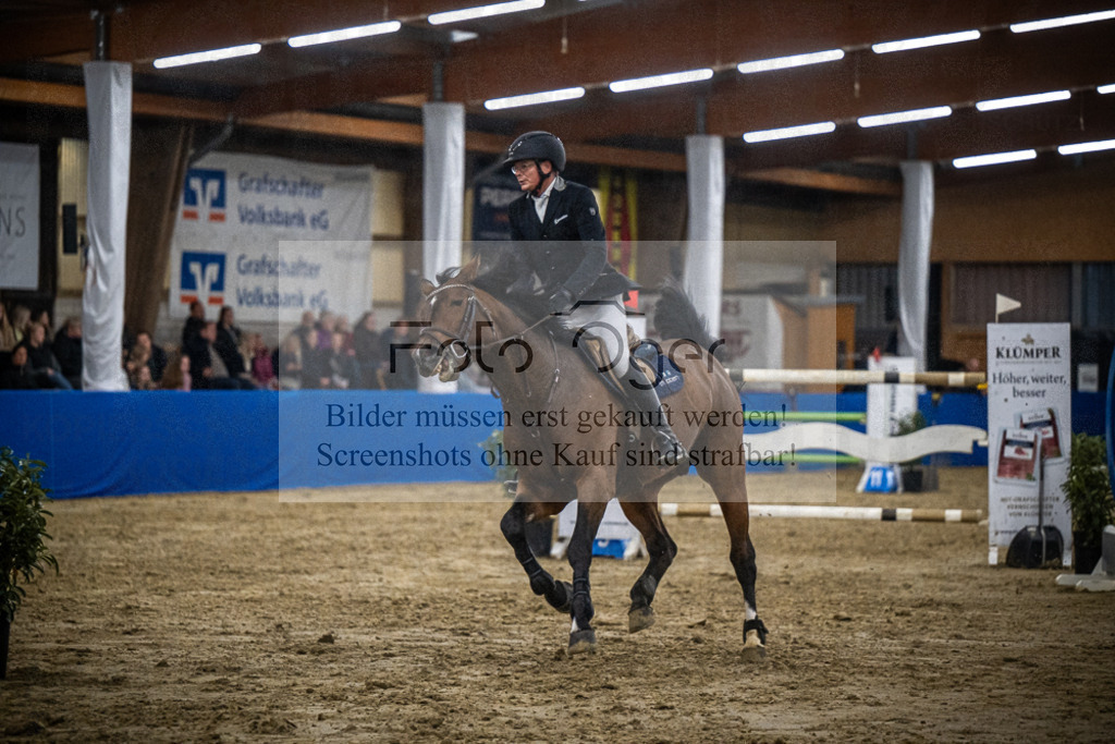 DOS_2216 | Entdecke hochwertige Reitturnierfotos von Foto Oger. Professionell, emotional und authentisch – jetzt Lieblingsmomente im Shop bestellen.Deutschlandweite Turnierfotografie. - Realisiert mit Pictrs.com