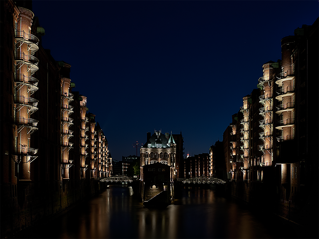 Speicherstadt | Hamburg Speicherstadt bei Nacht - Realisiert mit Pictrs.com