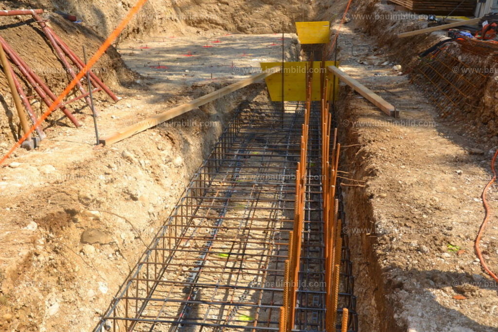 bib-lg04-betonarbeiten-0009 | Nach LV-Leistungsgruppen sortierte Detailfotos über den Bau eines Hauses. Alle Hausbau-Bilder direkt vom Urheber und Autor der Website Haus-Selber-Bauen.com