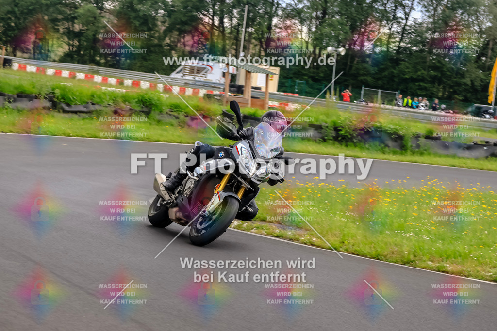 VBK-6943 | Hier findet Ihr Bilder von Touristenfahrten auf der Nürburgring Nordschleife oder von anderen Veranstaltungen die ich besucht habe. Viel Spass beim Durch Schauen 