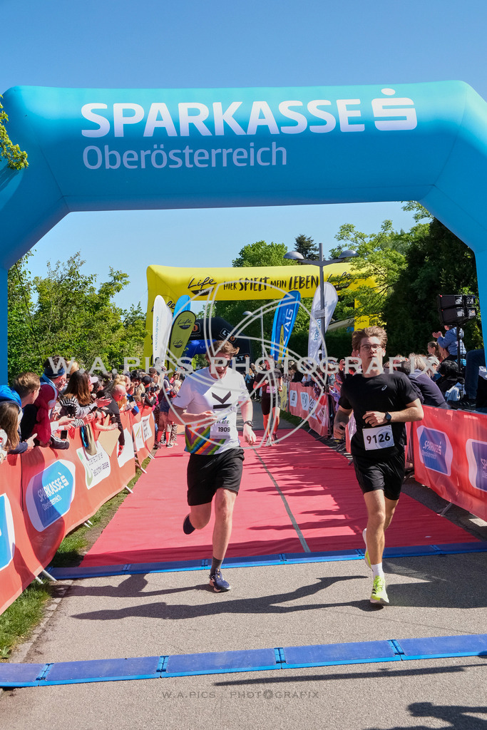 ..... | LINZ,AUSTRIA,27.April 24, Int. 3 Brückenlauf Linz  , Image shows: Photo: WAPICS / Michael ring