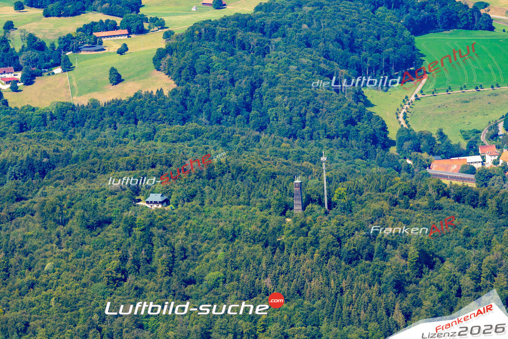 Das Luftbild zeigt : Sternbergturm Gomadingen - Die Luftaufnahme wurde 2024 vom UL-Flugzeug aus erstellt ( keine Drohne ) - Hochauflösende Luftaufnahme - Für grossformatige Ausdrucke geeignet. Die Geschenkidee !Mit Lizenz und Bildrechte bestellbar