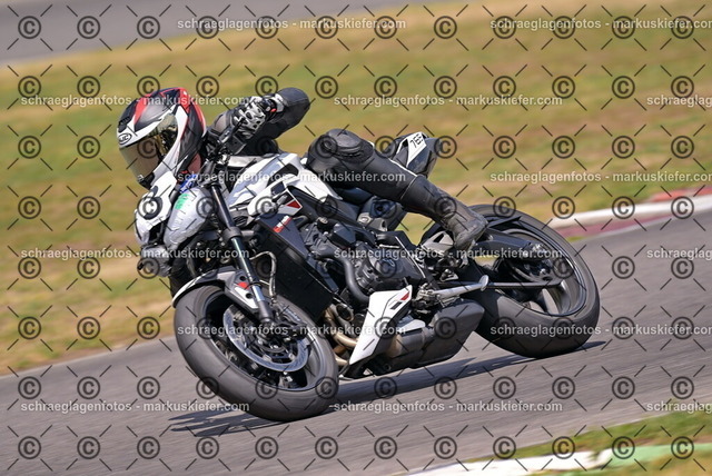26bt05-1527 | markuskiefer.com - Realisiert mit Pictrs.com
