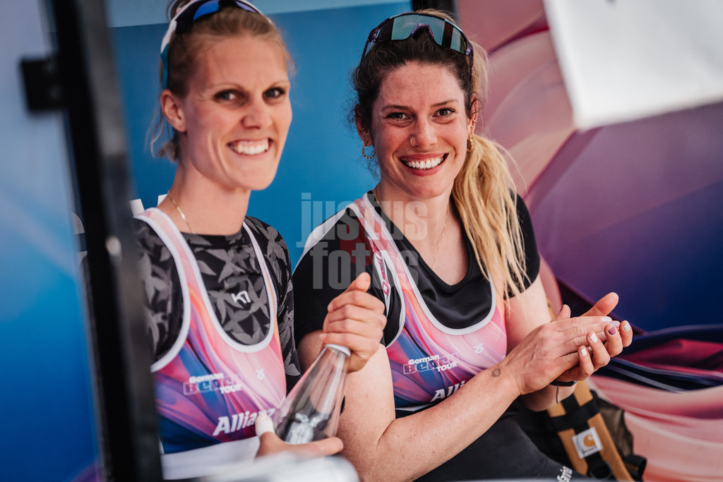 Beachvolleyball | Frauen | Allianz German Beach Tour 2025 | Tourstop Düsseldorf | 17.05.2025 | v.l. Sarah Schneider und Sandra Ferger