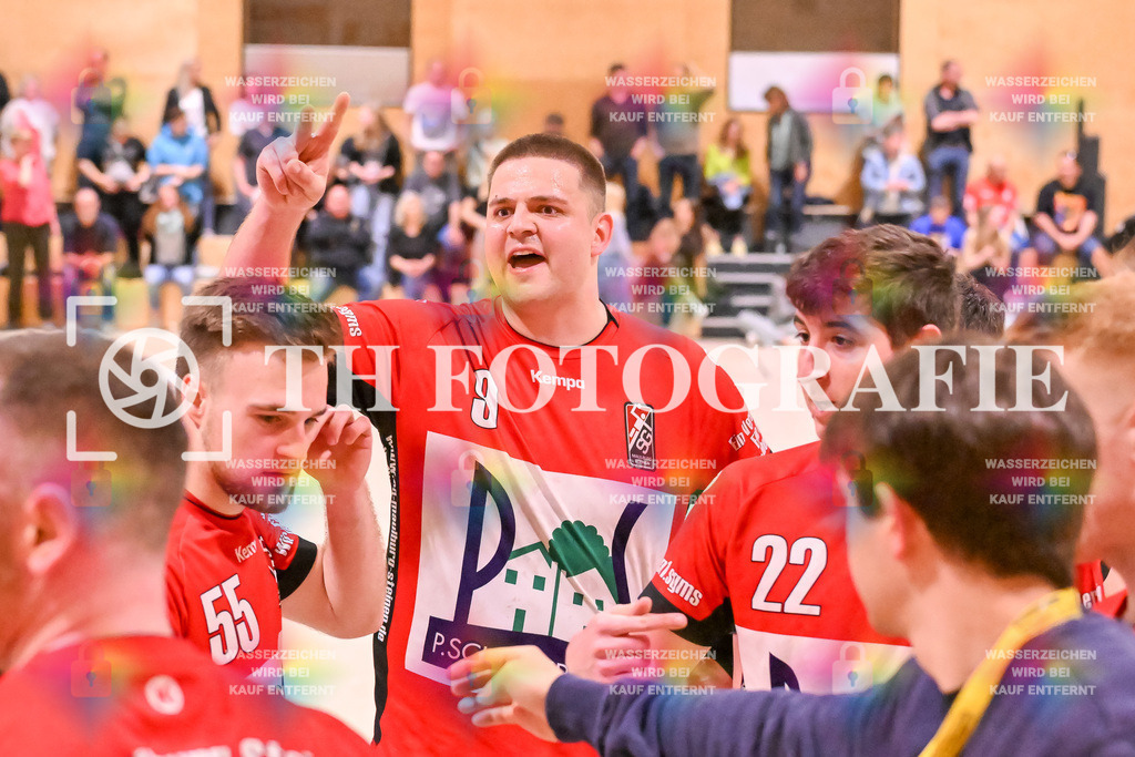 GER, SG Maulburg/Steinen - SG Walkirch/Denzlingen, Handball, Landesliga, 25. Spieltag, Saison 2023/2024, 27.04.2024 | Tim Lindner (SG Maulburg/Steinen, #09), Sean Hes (SG Maulburg/Steinen, #55), Niklas Ahrens (SG Maulburg/Steinen, #22)

GER, SG Maulburg/Steinen - SG Walkirch/Denzlingen, Handball, Landesliga, 25. Spieltag, Saison 2023/2024, 27.04.2024

Foto: TH Fotografie/Thomas Hess