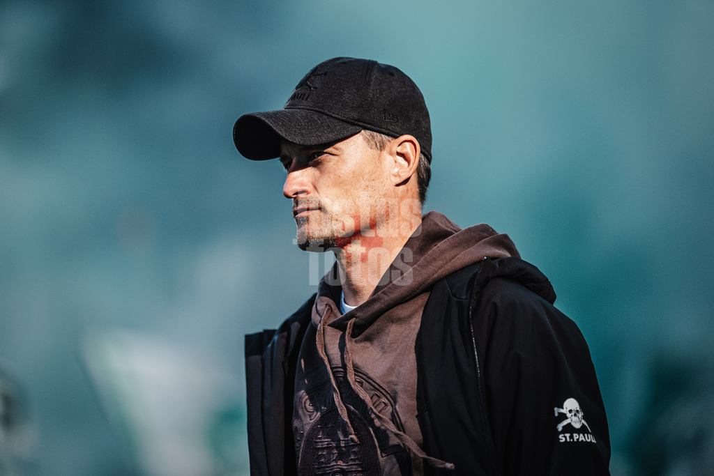 Fußball | Männer | Saison 2025/2026 | 1. Fußball-Bundesliga | 6. Spieltag | SV Werder Bremen vs. FC St. Pauli | 04.10.2025 | Trainer Alexander Blessin (FC St. Pauli)