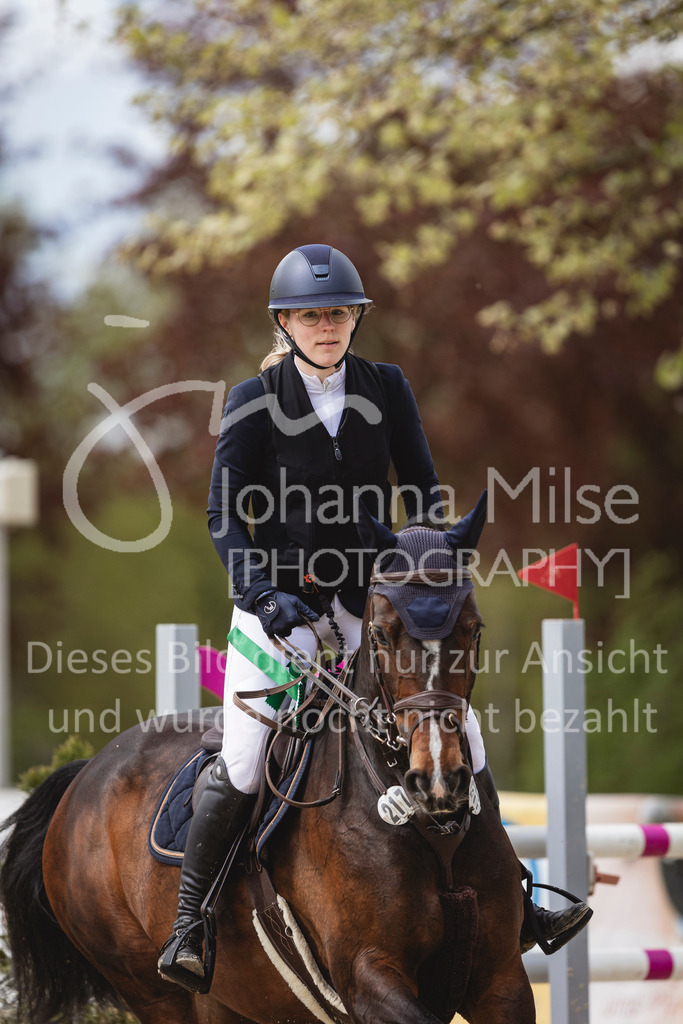 240428_Spenge_M2-Spr-170 | Deine schönsten Turniermomente als professionelle Fotos! Entdecke hochwertige Pferdesport-Fotografie im Online-Shop. Jetzt Fotos finden & bestellen!