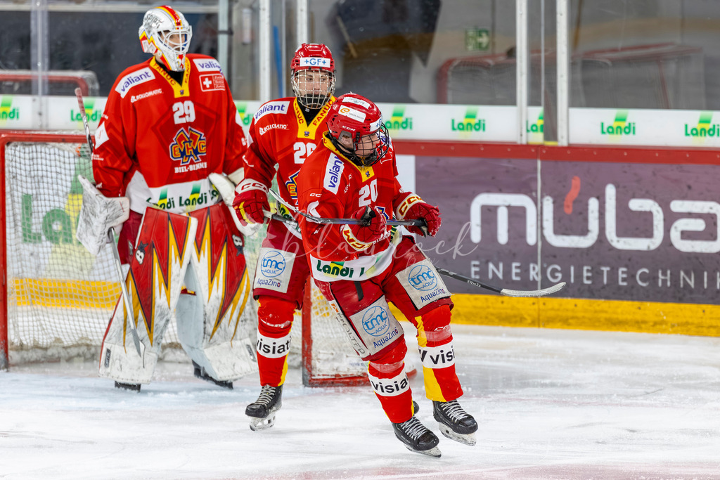 EHCB vs HCD 20262703-424923136 | Sportbilder, Sportfotograf, Hochzeits- und Eventfotografin, Flugshows, Portraits und Tiershooting, Aviation, Downhill, Nationalleague, Swissleague, International